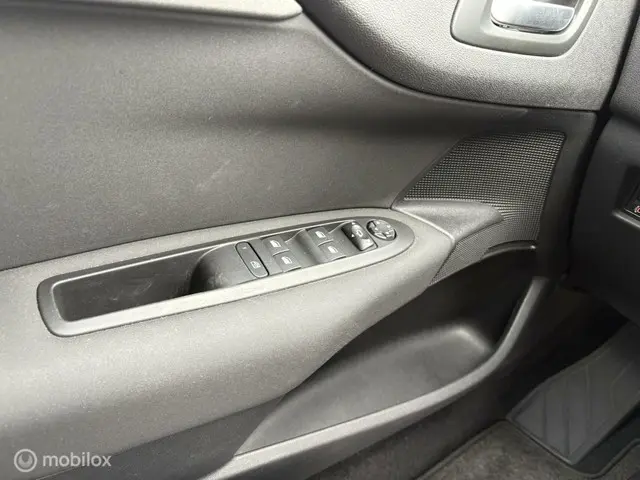 Citroën C4 1.2 PureTech Feel Collection 2015 Benzine 13