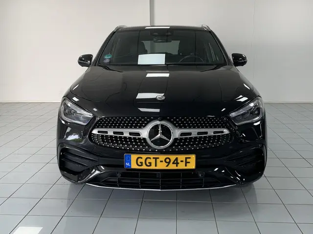 Mercedes-Benz GLA 250 e AMG Line 2023 Hybride Benzine 19