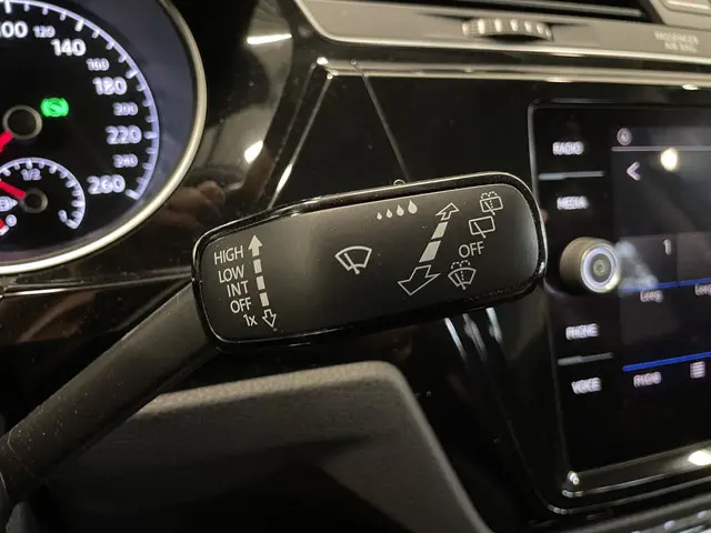 Volkswagen Touran 1.5 TSI DSG Highline 2020 Benzine 19