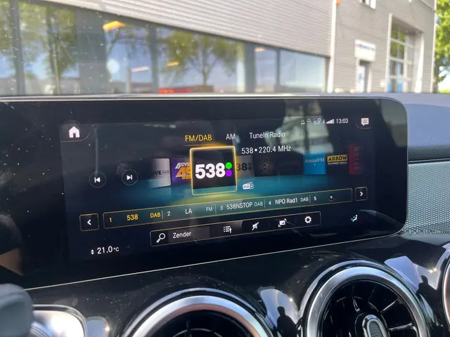Mercedes-Benz GLB 180 Business Line 2023 Benzine 32