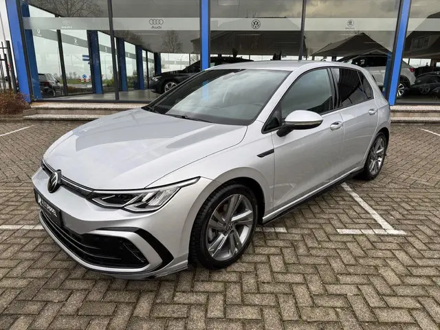 Volkswagen Golf 1.5 eTSI R-Line 2022 Benzine 2
