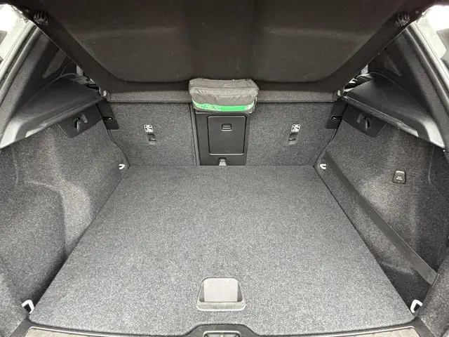 Volvo XC40 1.5 T5 Recharge R-Design 2020 Hybride Benzine 8