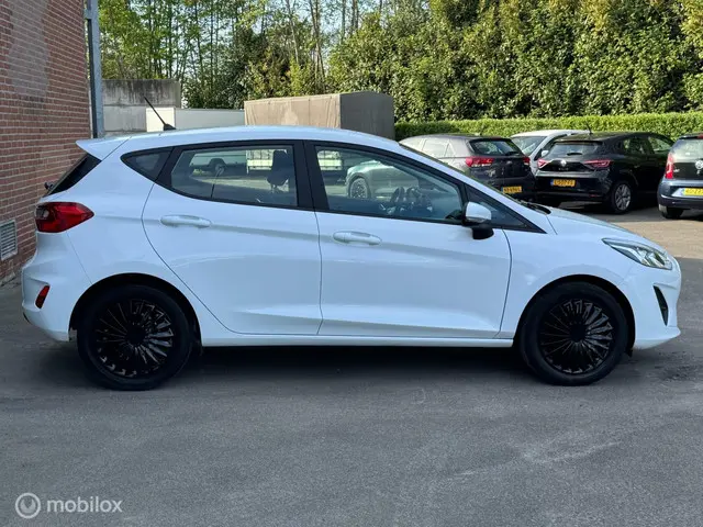 Ford Fiesta 1.1 Trend/CarPlay/Navi/NAP 2018 Benzine 4