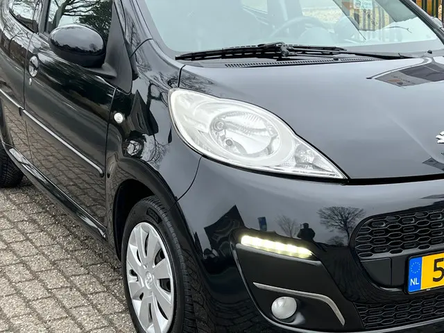 Peugeot 107 1.0 EXCLUSIVE NL-AUTO-NAP 2014 Benzine 6