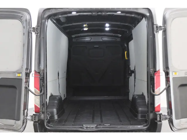 Ford Transit 350 2.0 TDCI L3H2 Limited 2020 Diesel 15