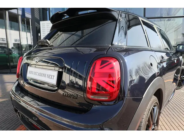 MINI 5-Deurs Cooper 2021 Benzine 21