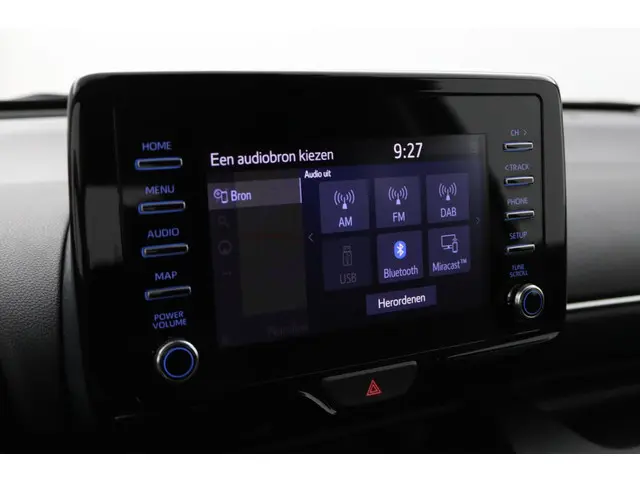 Toyota Yaris 1.5 VVT-i Dynamic 2021 Benzine 8