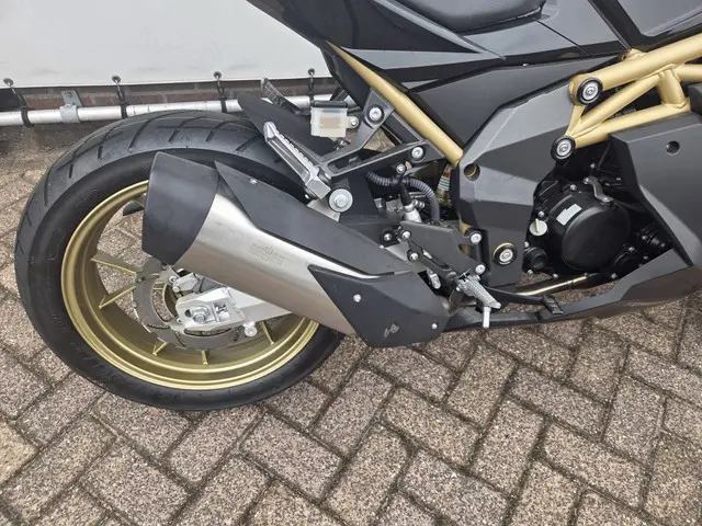 TRMotor TR125-2 TR 125-2 Black edtion 2025 Benzine 16