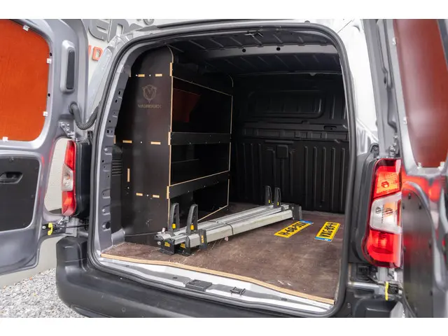 Toyota ProAce City 1.5 D-4D Live 2023 Diesel 13