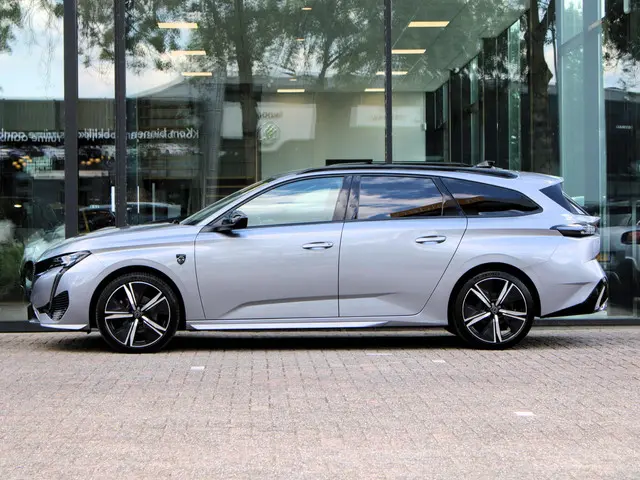 Peugeot 308 SW 1.2 PureTech GT 2023 Benzine 11