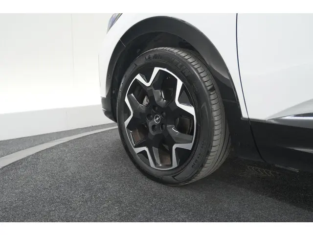 Opel Grandland Turbo 130 AT8 Ultimate 2024 Benzine