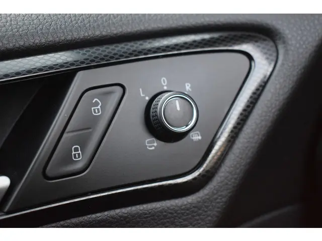 Volkswagen Golf 1.4 TSI Automaat Highline 2013 Benzine 29