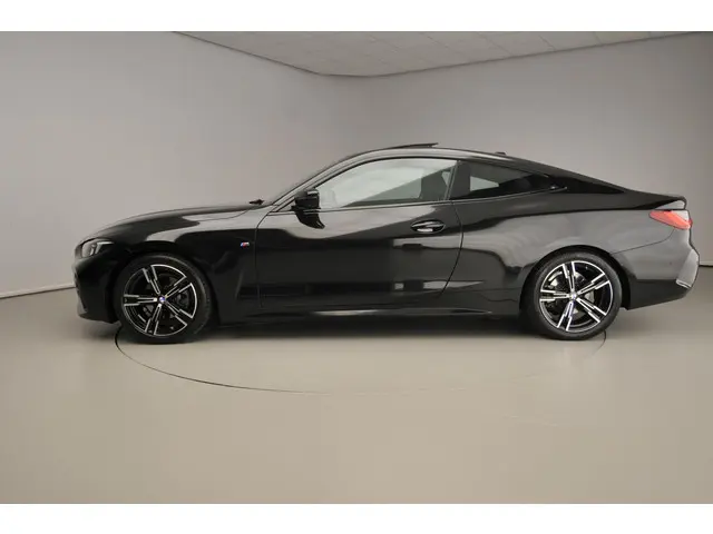 BMW 4 Serie Coupe 420i 2024 Benzine 2
