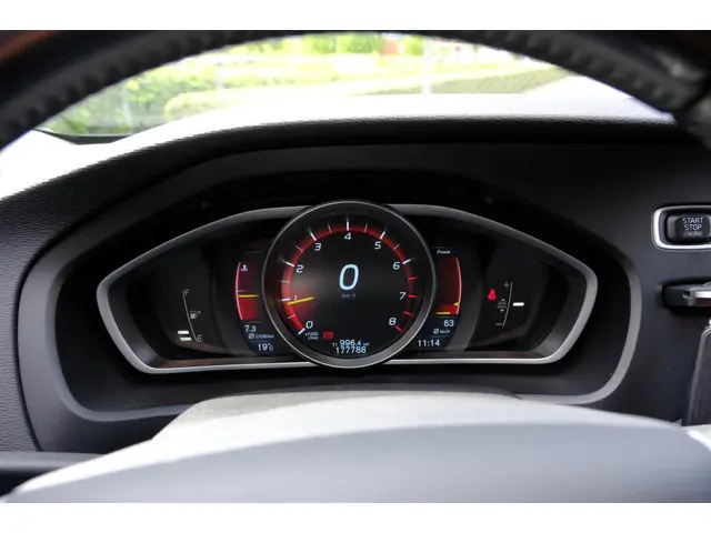 Volvo V40 2.0 T2 Momentum Navi|Clima|LMV 2016 Benzine 12