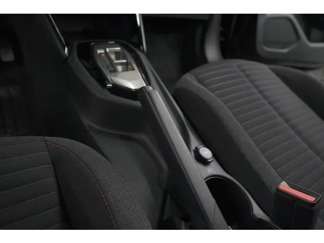 Peugeot 2008 PureTech 130 EAT8 Active Pack 2023 Benzine 38