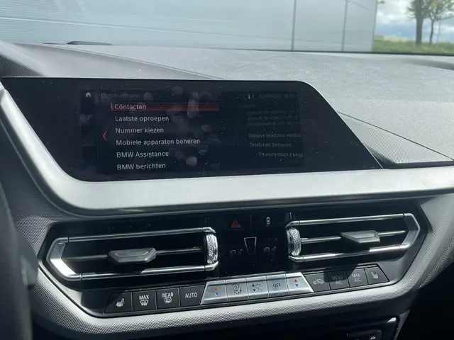 BMW 1 Serie 118i Executive Edition 2019 Benzine 10