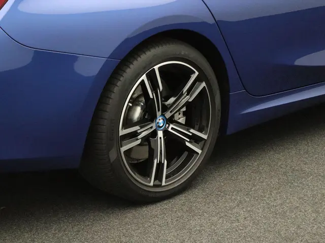 BMW 3 Serie Sedan 330e 2024 Hybride Benzine 34