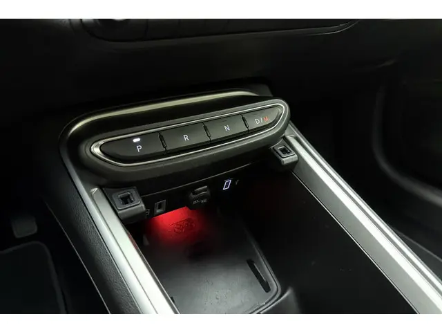 Jeep Avenger 1.2 e-Hybrid Summit 2025 Hybride Benzine 32