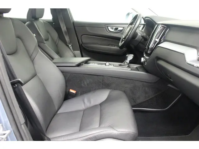 Volvo XC60 T5 Momentum Business 2019 Benzine 7