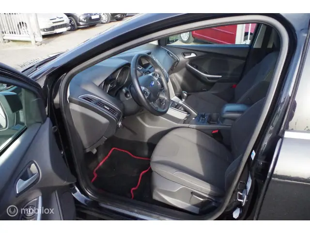 Ford Focus Wagon 1.0 EcoBoost Titanium 2013 Benzine 4