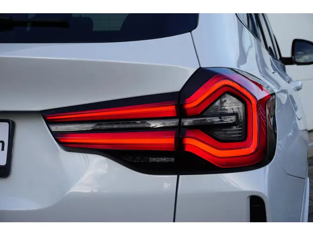 BMW iX3 80 kWh 2023 Elektrisch 23