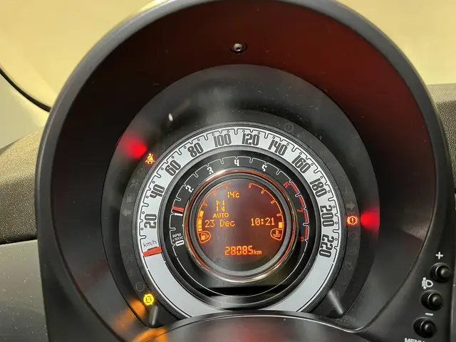 Fiat 500 0.9 TwinAir Turbo Lounge 2018 Benzine 4