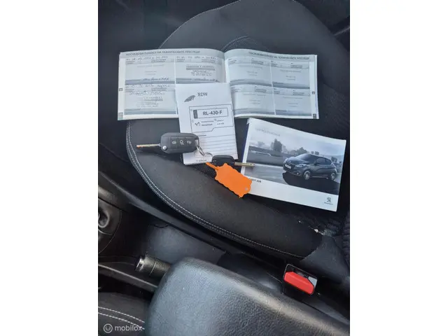 Peugeot 208 1.2 PureTech Allure 2017 Benzine 10