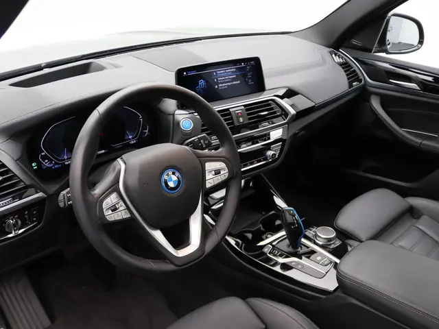 BMW iX3 80 kWh 2021 Elektrisch 13