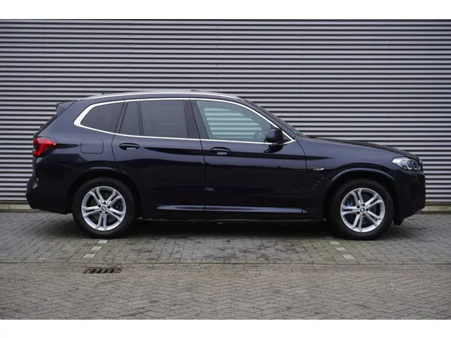BMW X3 xDrive30e 2021 Hybride Benzine 4