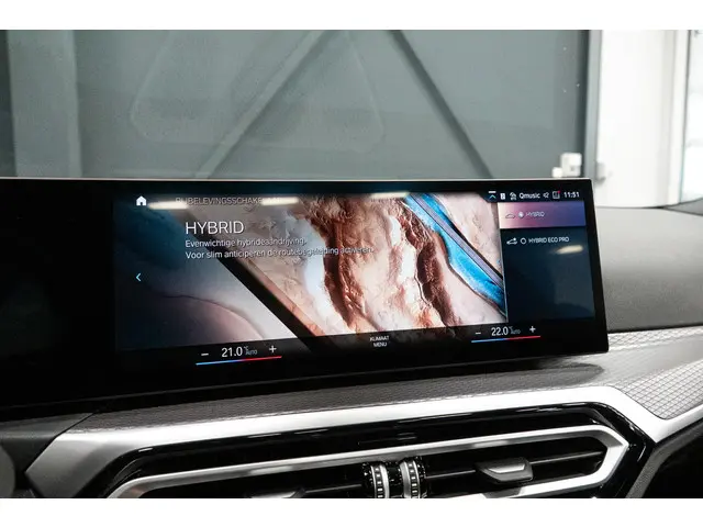 BMW 3 Serie 330e 2024 Hybride Benzine 33