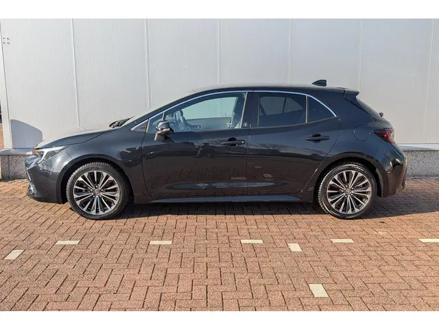 Toyota Corolla Hybrid 140 Dynamic 2024 Hybride Benzine 9