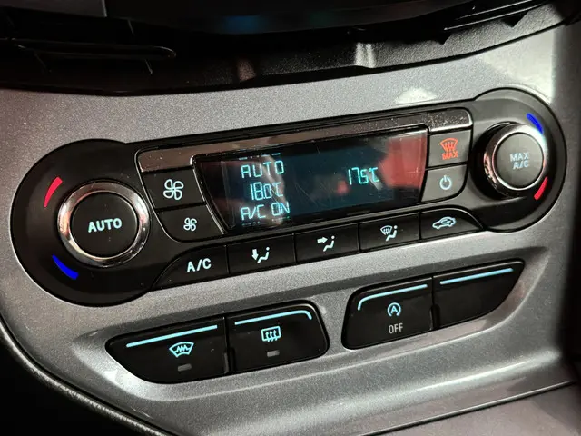 Ford Focus Wagon 1.6 TDCI Titanium 2015 Diesel 39