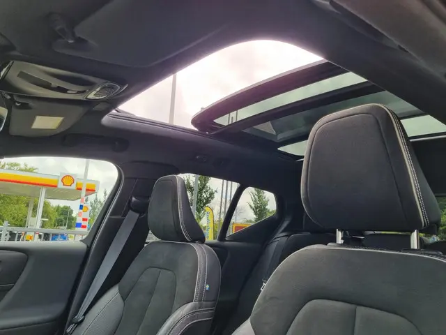 Volvo XC40 2.0 T5 AWD R-Design | PANO | LED | H&K | 2020 Benzine 14