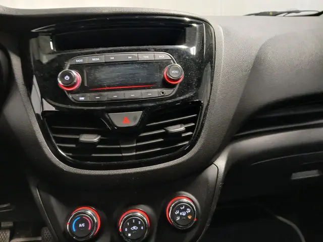Opel KARL 1.0 ecoFLEX Edition - Airco - Schade 2015 Benzine 21