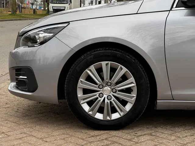 Peugeot 308 SW 1.2 PureTech Allure 2019 Benzine 8