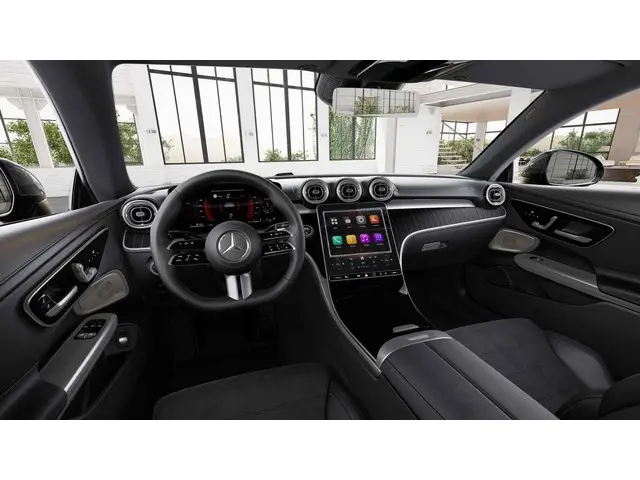Mercedes-Benz CLE Coupé 300 4MATIC AMG Line 2025 Benzine 3