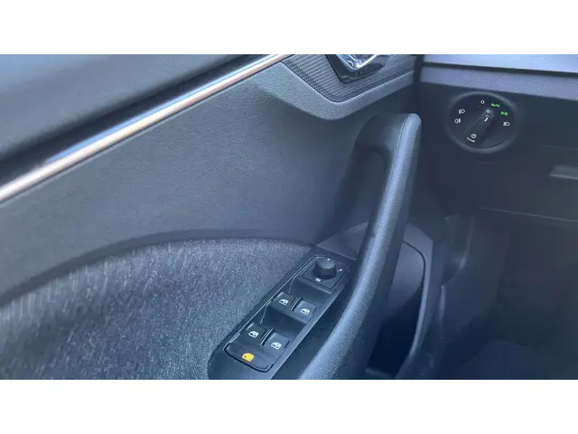 Škoda Kamiq 1.0 TSI Business Edition 2023 Benzine 16