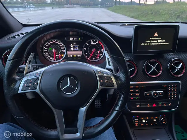 Mercedes-Benz A-Klasse 45 AMG 4MATIC 2014 Benzine 14