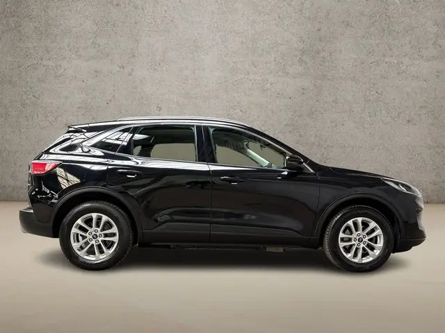 Ford Kuga 2.5 PHEV Titanium 2022 Hybride Benzine 4