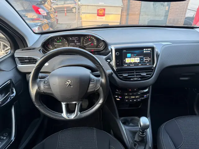 Peugeot 208 1.2 PureTech Allure 2019 Benzine 10
