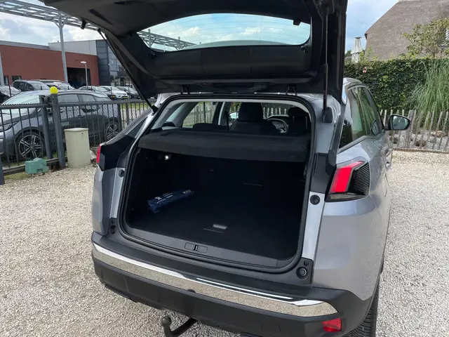 Peugeot 3008 1.2 Première AUTOMAAT, trekhaak. 2017 Benzine 9
