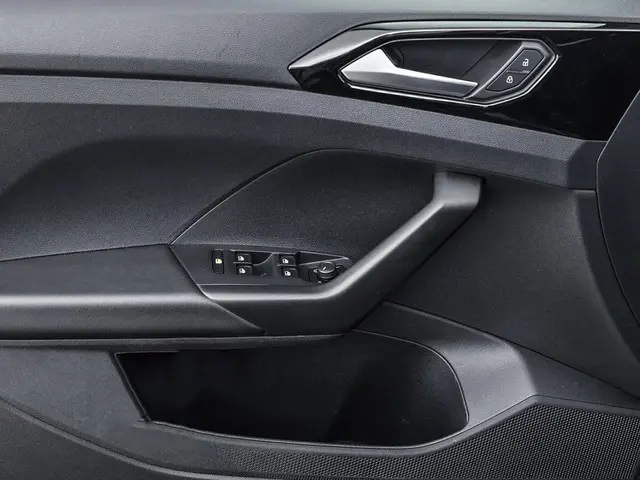 Volkswagen T-Cross 1.0TSI/110PK Life DSG 2022 Benzine 16