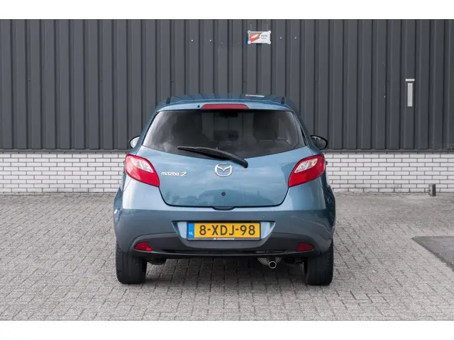 Mazda 2 1.3 TS Plus*Naviagtie*Stoelverwarming* 2014 Benzine 8