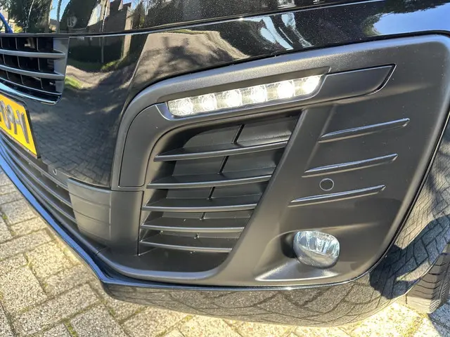 Opel Vivaro 2.0 CDTI 150 PK L3H1 Innovation 2021 Diesel 38