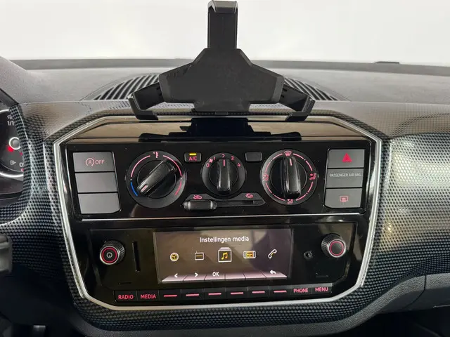 Volkswagen up! 1.0 BMT move up! 2020 Benzine 18