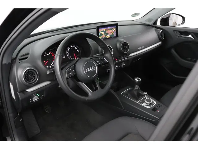 Audi A3 Limousine 30 TFSI Pro Line 2020 Benzine 9