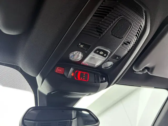 Peugeot 3008 1.6 HYbrid 225 Allure 2023 Hybride Benzine 15