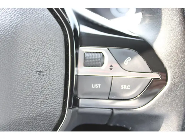 Peugeot 208 1.2 PureTech Allure Pack 2021 Benzine 24
