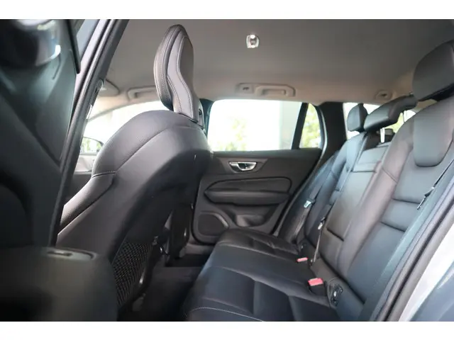 Volvo V60 2.0 T5 Inscription 2018 Benzine 5