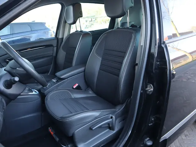 Renault Scénic 1.2 TCe 130 PK Bose 2014 Benzine 6